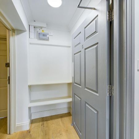 Duplex Redhill Town Centre Apt By Livingo Stays Luaran gambar