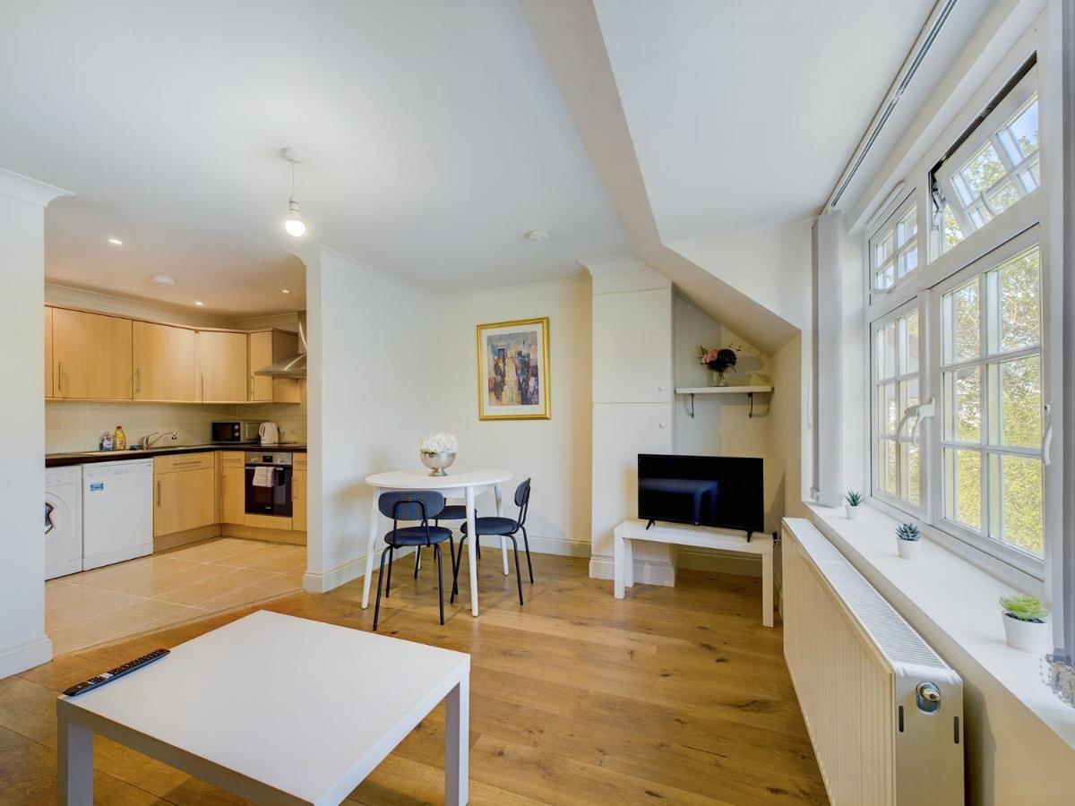 Duplex Redhill Town Centre Apt By Livingo Stays Luaran gambar