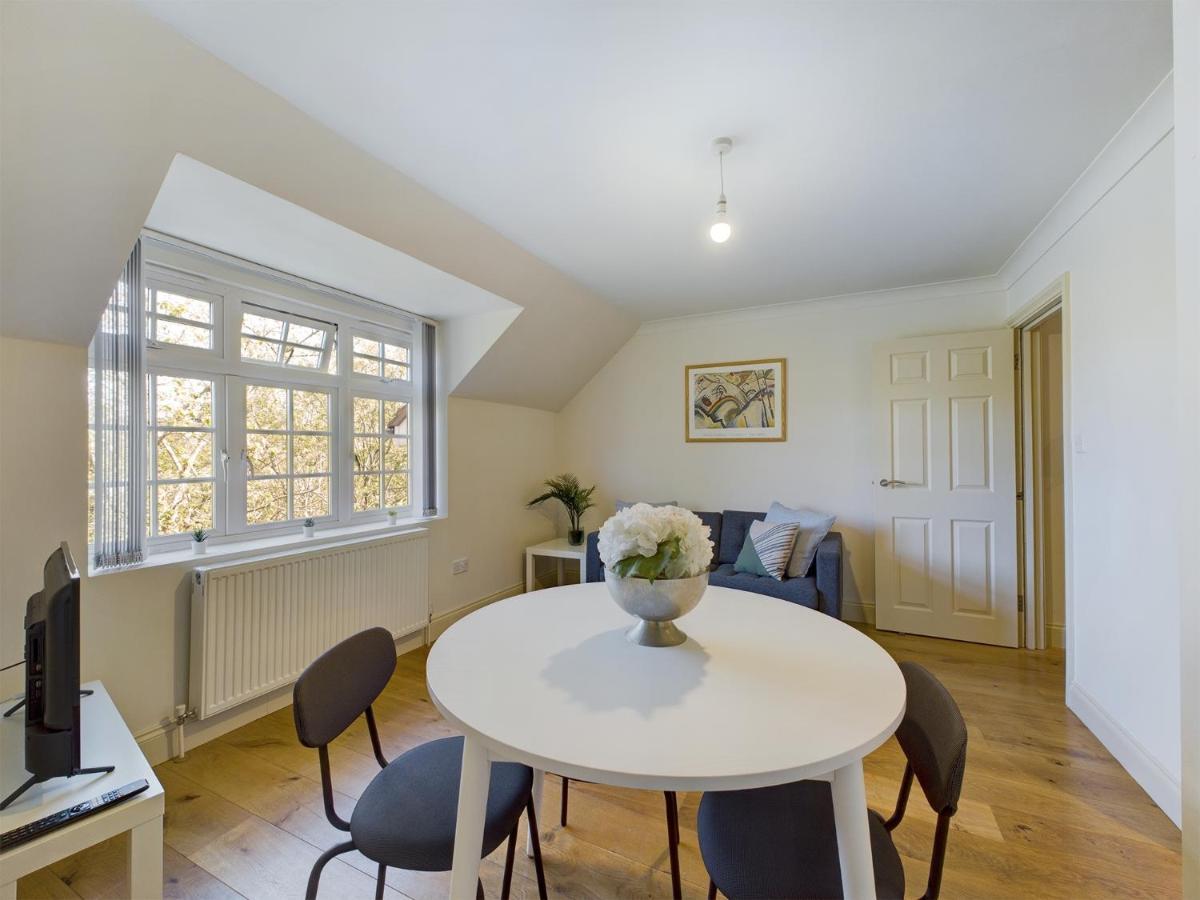 Duplex Redhill Town Centre Apt By Livingo Stays Luaran gambar
